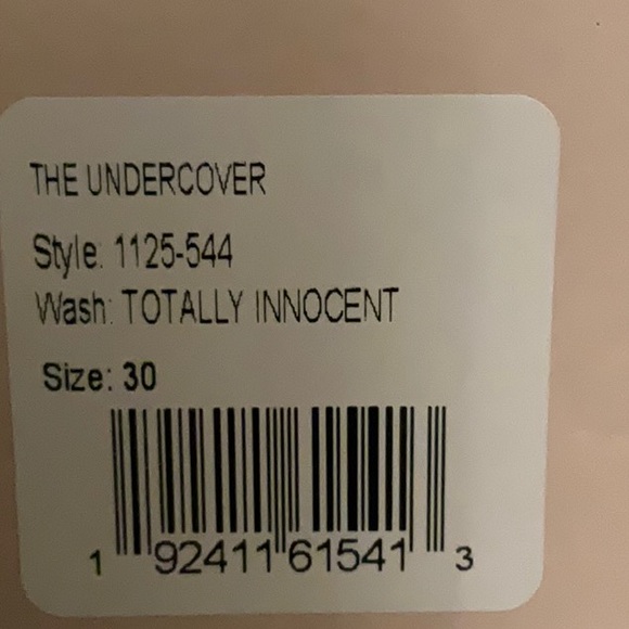 New MOTHER jean Undercover 
Wash: Totally Innocent - Picture 11 of 11